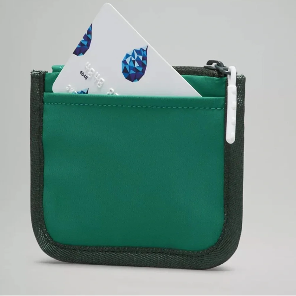 NWT Lululemon True Identity Card Case - Picture 2 of 8